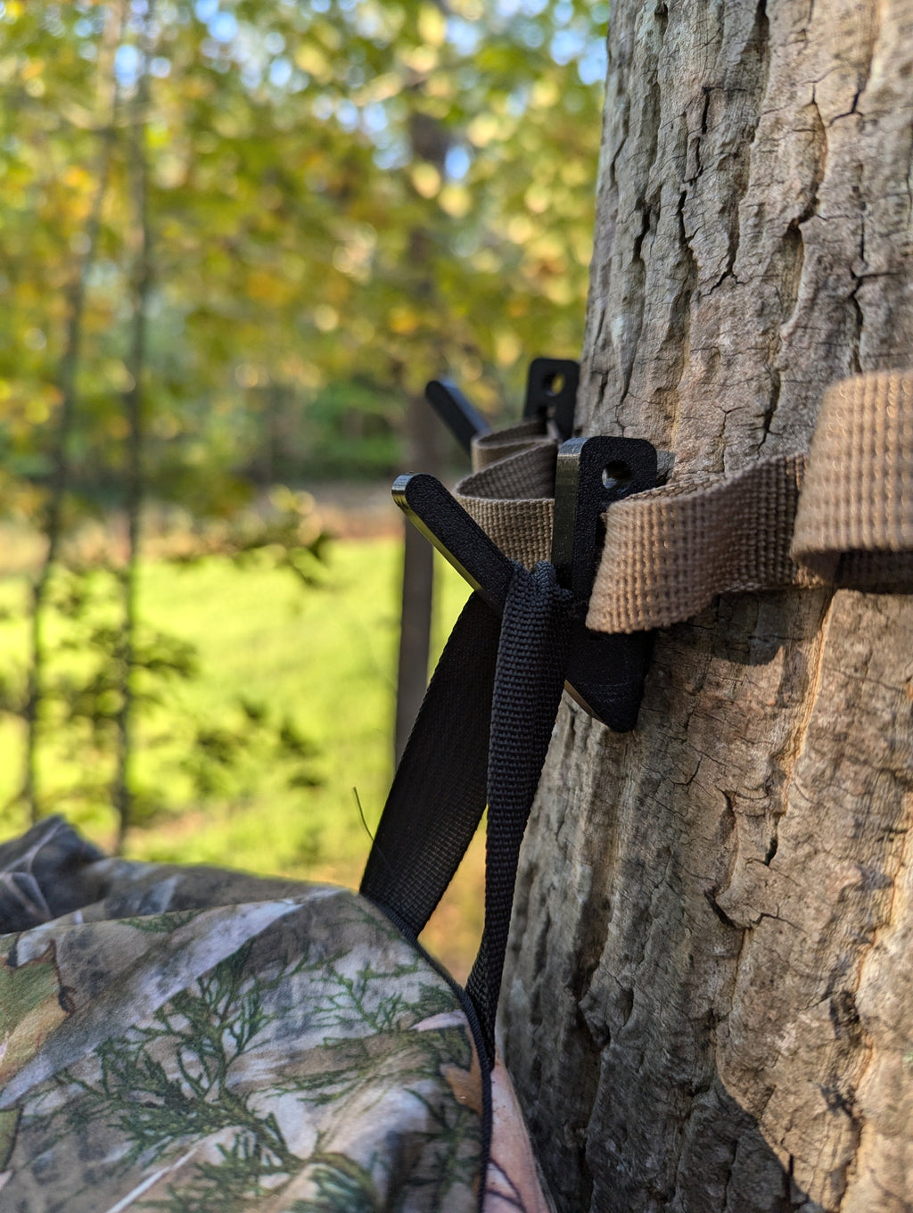 Angled Gear Hook for Saddle Hunting
